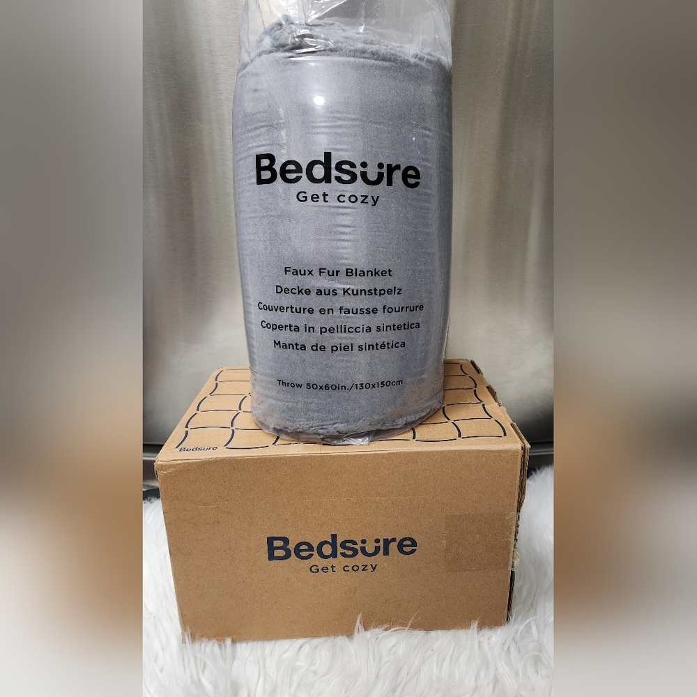 Bedsure get cozy Faux Fur Blanket